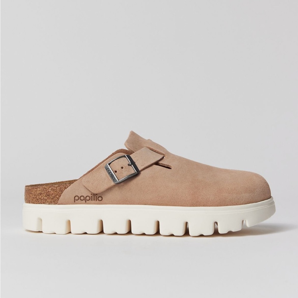 NWT Birkenstock women’s Boston chunky suede clog in sand size 38